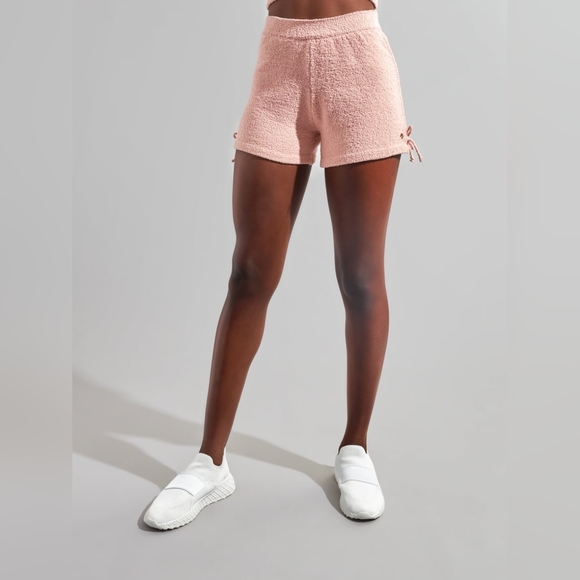 Buffbunny Loop Yarn Set (Cami + Shorts) - Picture 3 of 7